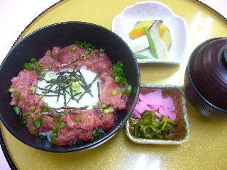まぐろ剥き身とろろ丼2.JPG まぐろ剥き身とろろ丼2.JPG