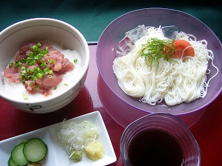 そうめんとすきみとろろ丼.jpg そうめんとすきみとろろ丼.jpg