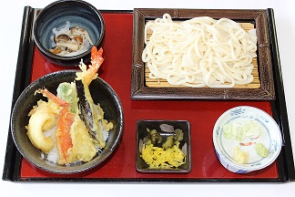 手延べうどんと海鮮天丼２.JPG